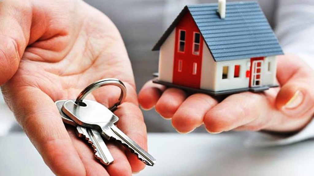 Πλειστηριασμοί: Σε ποιες περιπτώσεις αναστέλλονται – Γράφει η Κατερίνα Φραγκάκη