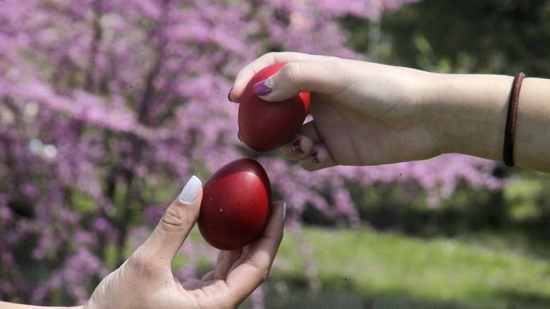 “Επιχείρηση Πάσχα στο χωριό”: Τα σενάρια για τις διαπεριφερειακές μετακινήσεις – Από τι θα εξαρτηθούν