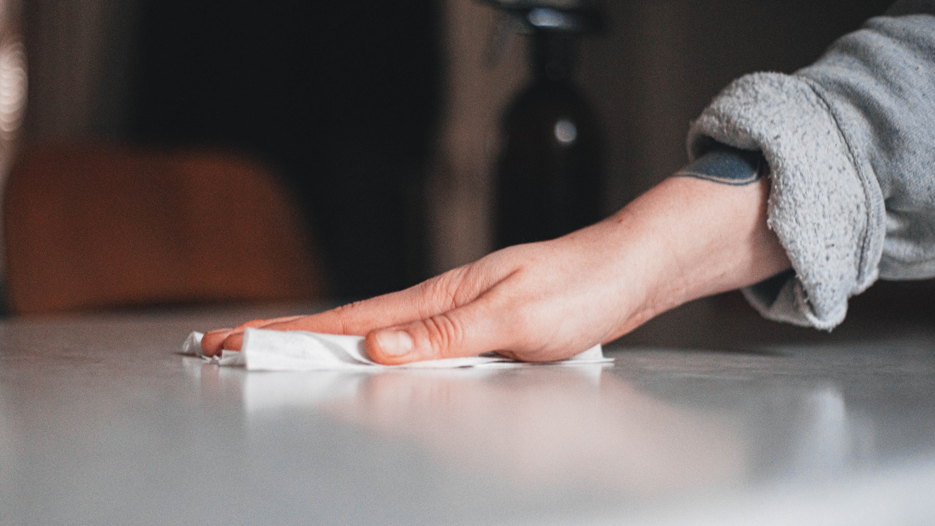 Κορονοϊός: Πόσο βοηθά η απολύμανση των επιφανειών – Νέα δεδομένα από το CDC