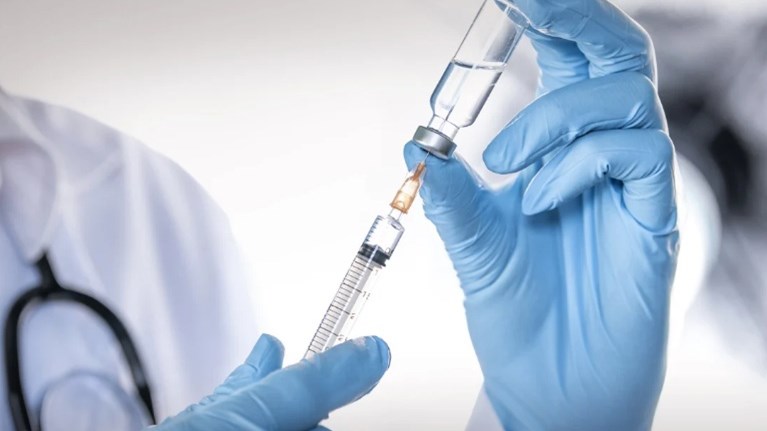 Κορονοϊός: Υπό δοκιμή σε τέσσερις χώρες ένα νέο αποτελεσματικό και φθηνότερο εμβόλιο