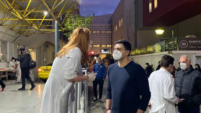 Κορονοϊός: Επίσκεψη Κικίλια στον Ευαγγελισμό