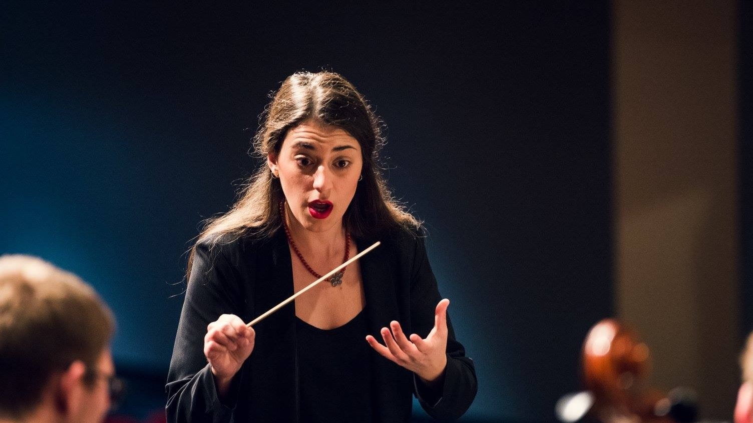 Τέξας: Μια Ελληνίδα, η πρώτη γυναίκα μαέστρος στη Συμφωνική Ορχήστρα του Κονρό