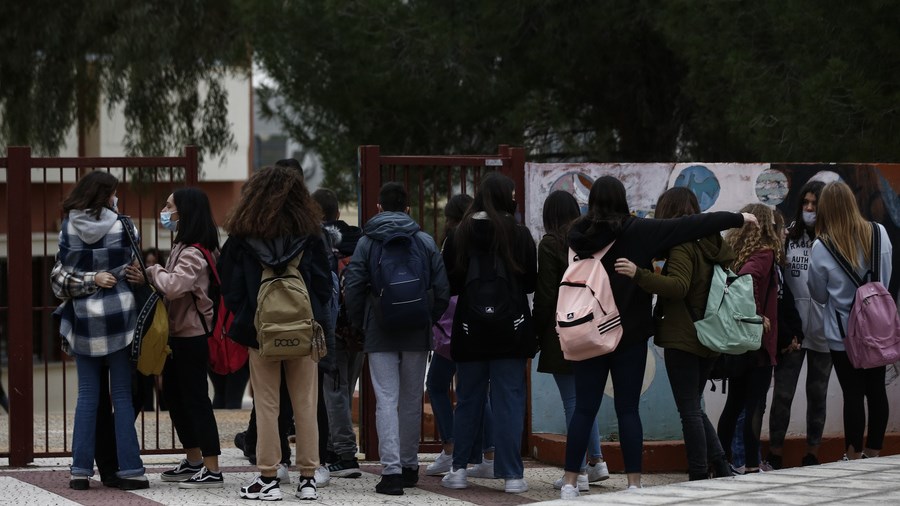 Κορονοϊός: Επιστρέφουν στα σχολεία οι μαθητές και οι καθηγητές Λυκείου – Τι έδειξαν τα self tests