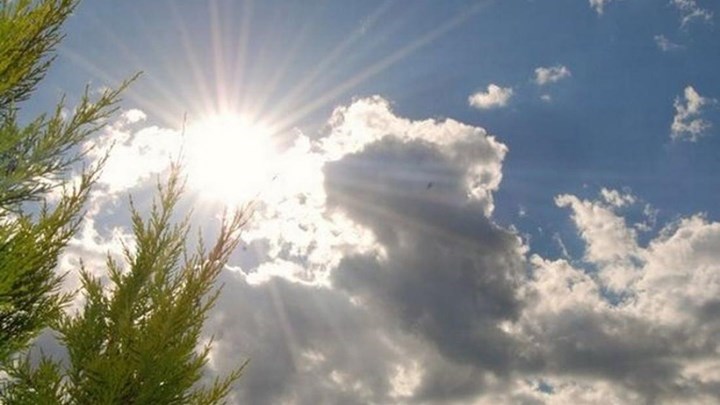 Καιρός: Αίθριος με τοπικές βροχές – Πού θα κυμανθεί η θερμοκρασία