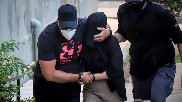 Επίθεση με βιτριόλι: Παραπομπή της 36χρονης για απόπειρα ανθρωποκτονίας ζητεί ο εισαγγελέας