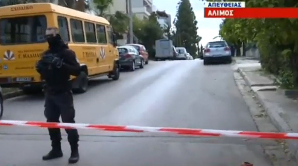 Γιώργος Καραϊβάζ: Οι πρώτες εικόνες από το σημείο της δολοφονικής επίθεσης – ΒΙΝΤΕΟ