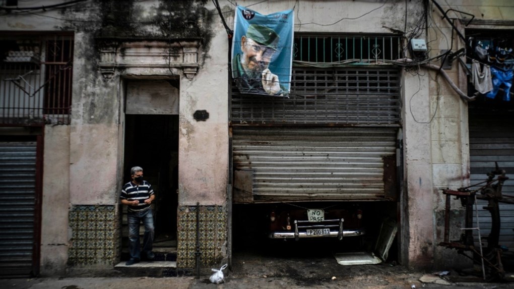 Economist: Η Κούβα αναπτύσσει τα δικά της εμβόλια Covid-19