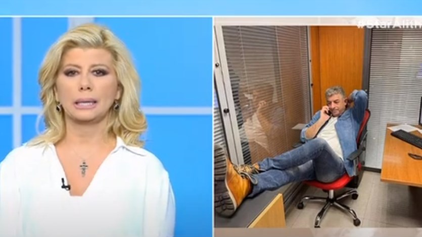 Ζήνα Κουτσελίνη: “Λύγισε” στον αέρα μιλώντας για τον Γιώργο Καραϊβάζ – Λευκά λουλούδια στη θέση του δημοσιογράφου – ΒΙΝΤΕΟ