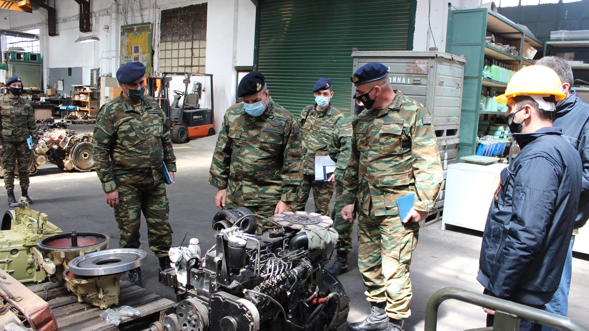 Εκστρατεία του Αρχηγού ΓΕΣ στα στρατιωτικά εργοστάσια – ΦΩΤΟ