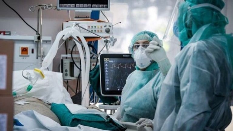 Κορονοϊός: Στο… κόκκινο οι εφημερίες των νοσοκομείων – 504 νέες εισαγωγές ασθενών