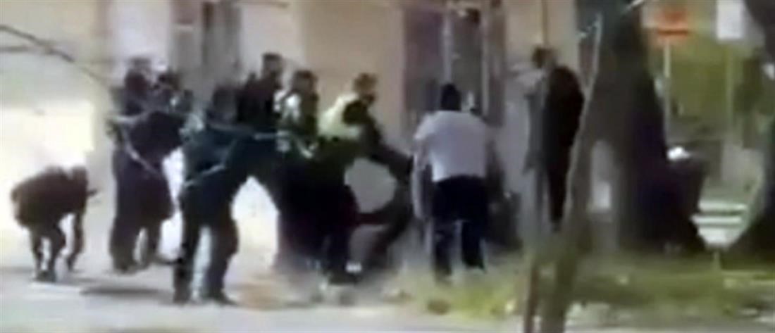 Πιερία: Συμπλοκή αστυνομικών με οπαδούς έξω από γήπεδο – Ξυλοδαρμό καταγγέλλουν πατέρας και γιος