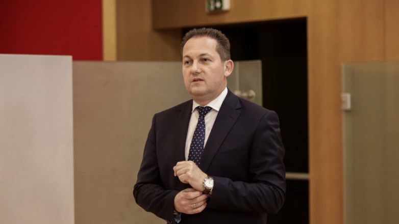 Πέτσας: Δύσκολο να επιτρέπονται οι μετακινήσεις για τους τουρίστες και όχι για τους Έλληνες