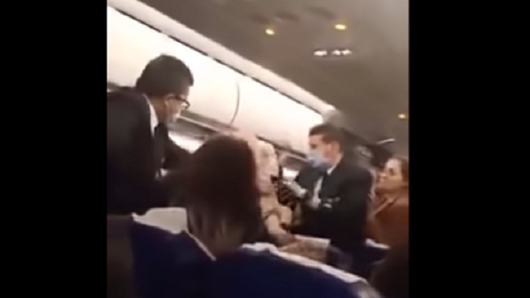 Κωνσταντινούπολη: Χαμός σε πτήση της  Tunisair – Μαλλιοτραβήγματα λίγο πριν από την απογείωση