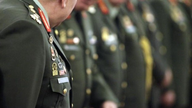 Ένστολοι: Διεκδικούν αναδρομικά από 7.300 έως 55.000 ευρώ – Μεγαλώνει το “κύμα” προσφυγών