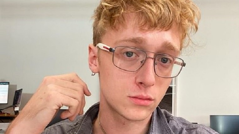 Πέθανε γνωστός TikToker σε ηλικία 24 ετών – Η συγκινητική αφιέρωση του δίδυμου αδελφού του