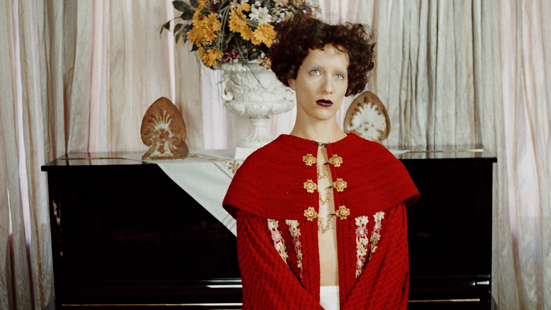 Ντεμπούτο στην τηλεόραση με το ερωτικό θρίλερ “42°C” κάνει η Στεφανία Σωτηροπούλου