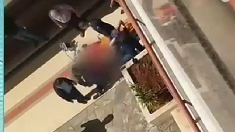 Σοκ στη Γλυφάδα: Άνδρας έπεσε από τον δεύτερο όροφο εμπορικού κέντρου και σκοτώθηκε