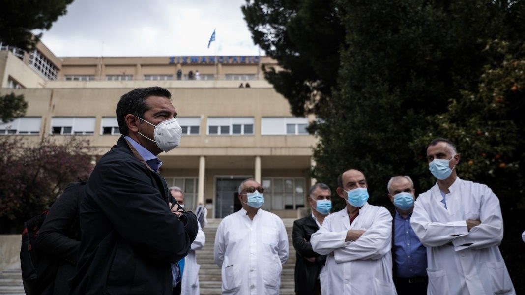 Τσίπρας στο “Σισμανόγλειο”: Η κατάσταση στα νοσοκομεία της χώρας παραμένει δραματική
