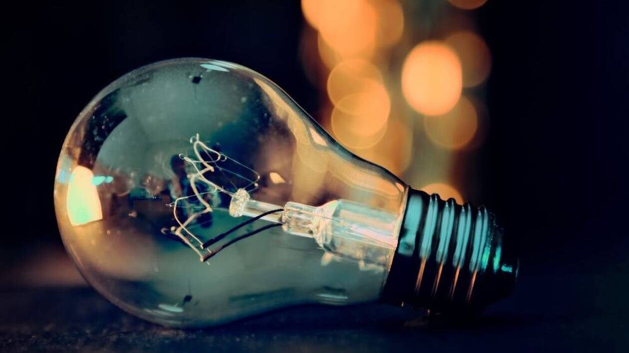 Λογαριασμοί ρεύματος: “Φρένο” σε αλλαγή προμηθευτή σε όσους έχουν οφειλές – Τι εισηγείται η ΡΑΕ