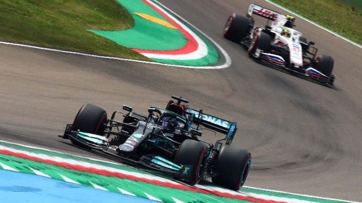 Formula 1: Ο Χάμιλτον την pole position στην Ίμολα