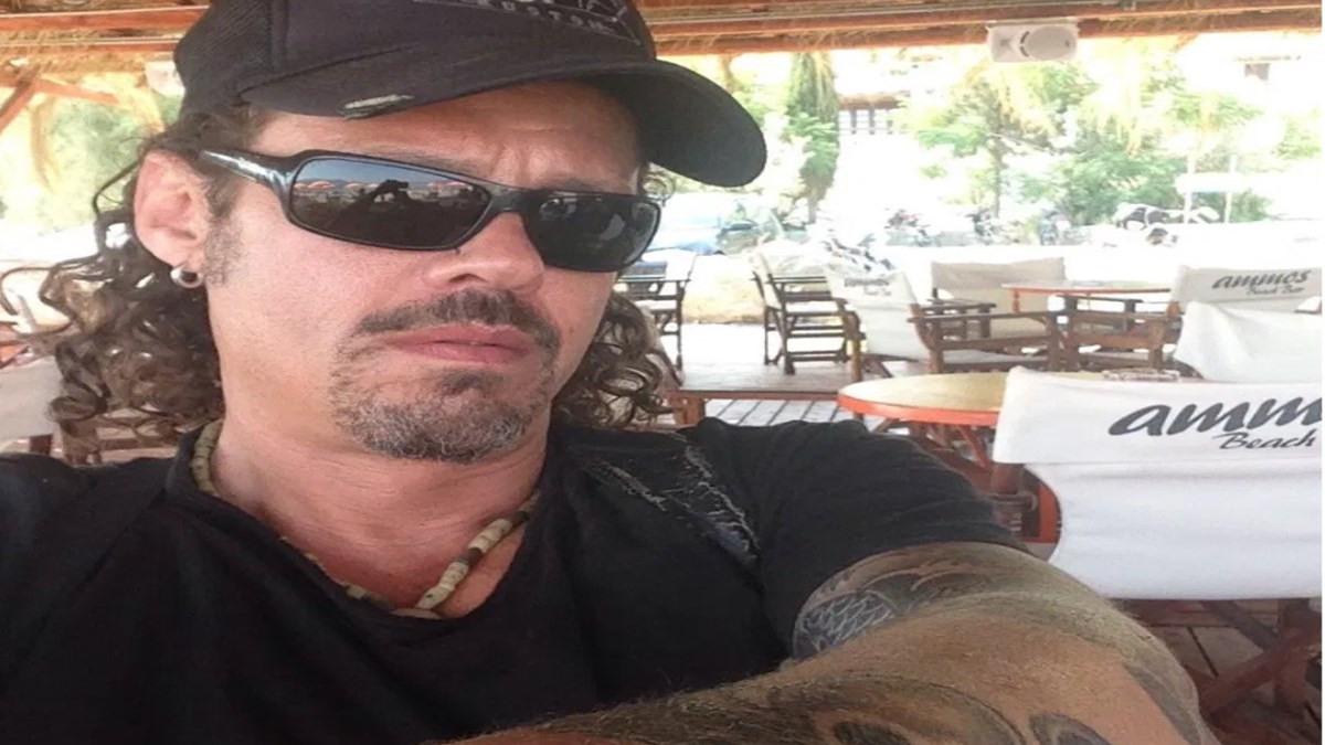 Θρήνος στο Πήλιο: Πέθανε ο γνωστός μπασίστας Dee Lord – Υπέστη έμφραγμα ενώ οδηγούσε τη μηχανή του