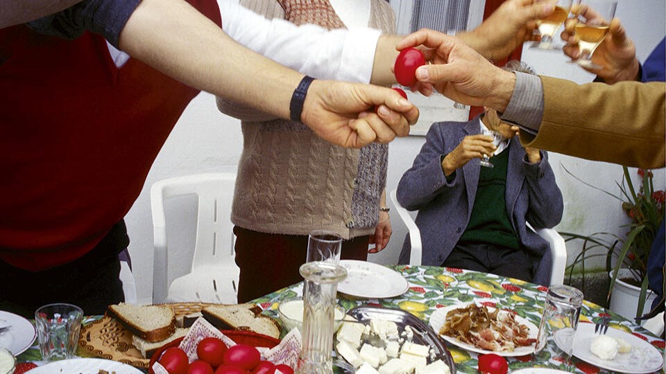 “Κλειδώνουν” οι αποφάσεις για το Πάσχα: Πώς θα γιορτάσουμε – Γιατί μπήκε στο συρτάρι η “επιχείρηση χωριό”