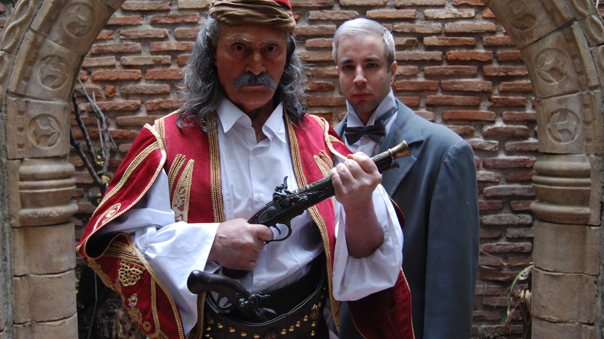 Ο Εσκενάζυ γίνεται… Κολοκοτρώνης σε σκηνοθεσία Καλατζόπουλου – Οι πρώτες πόζες στο enikos.gr