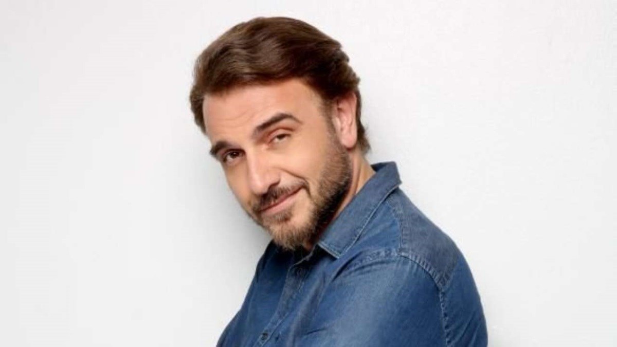 Ο Μουρατίδης στην dream team που στήνει για την επιστροφή του στην tv ο Παπακαλιάτης