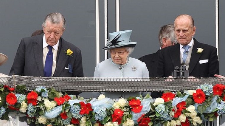 Ελισάβετ: Νέα απώλεια για τη βασίλισσα – Πέθανε ο στενός σύμβουλός της την ημέρα της κηδείας του Φίλιππου