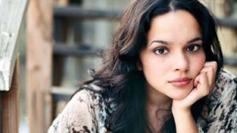 Νόρα Τζόουνς: Κυκλοφορεί το πρώτο της live άλμπουμ