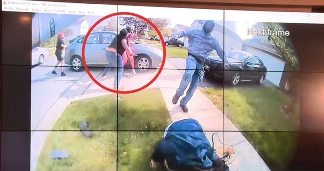 ΗΠΑ: Νεκρή 16χρονη από πυροβολισμούς αστυνομικού – Απειλούσε με κουζινομάχαιρο δύο κορίτσια – ΒΙΝΤΕΟ