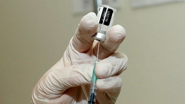 Κορονοϊός: Πόσο διαρκεί η προστασία από τα εμβόλια