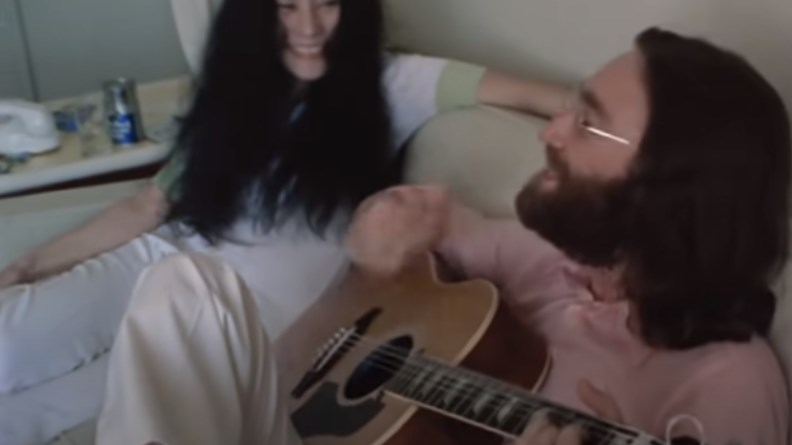 Give Peace a Chance: Στο φως αδημοσίευτο βίντεο με τον Τζον Λένον και τη Γιόκο Όνο να κάνουν πρόβα