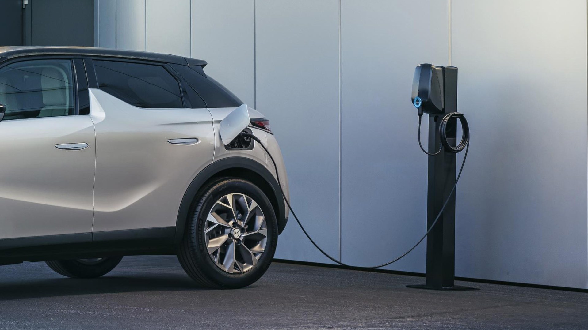 Hλεκτρικά αυτοκίνητα: Πώς διατηρούν οι μπαταρίες τη μακροζωία τους