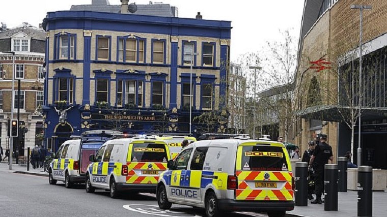 Λήξη συναγερμού στο Λονδίνο – Άνοιξε ξανά ο σταθμός του τρένου μετά την εκκένωση