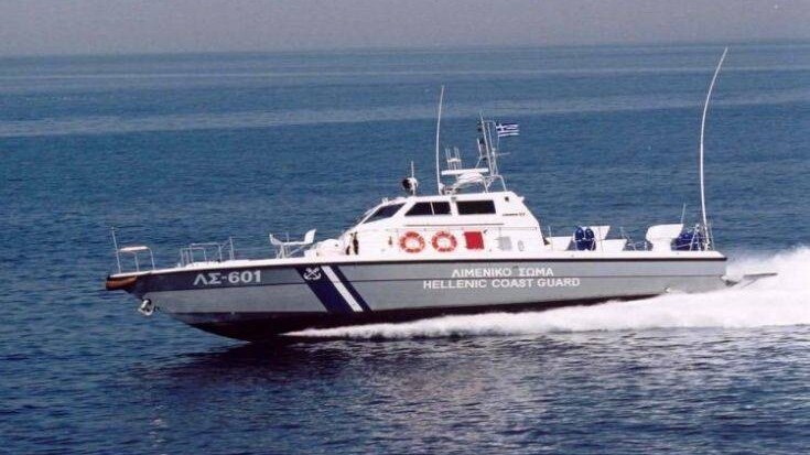 Συναγερμός στο Λιμενικό: Σύγκρουση δεξαμενόπλοιου με αλιευτικό στο Στενό Καφηρέα