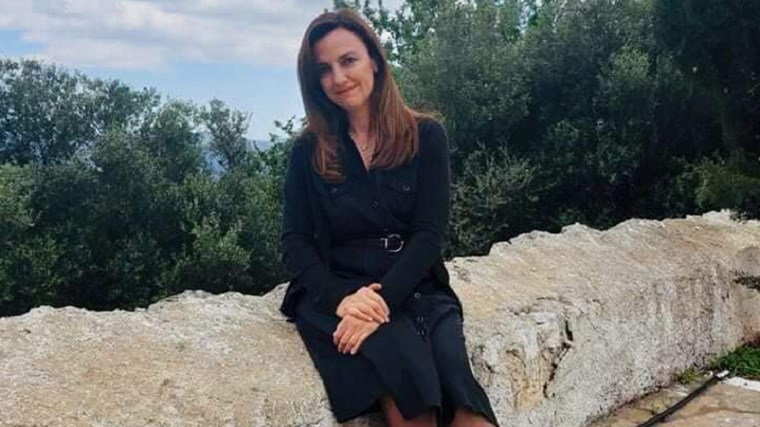 Η Κωτσοβούλου στην υποσχόμενη σειρά «Καρτ Ποστάλ»της Χίσλοπ – Αποκλειστικές πόζες