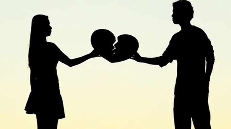 Διαζύγιο “βόμβα” στην ελληνική σόουμπιζ – ΒΙΝΤΕΟ