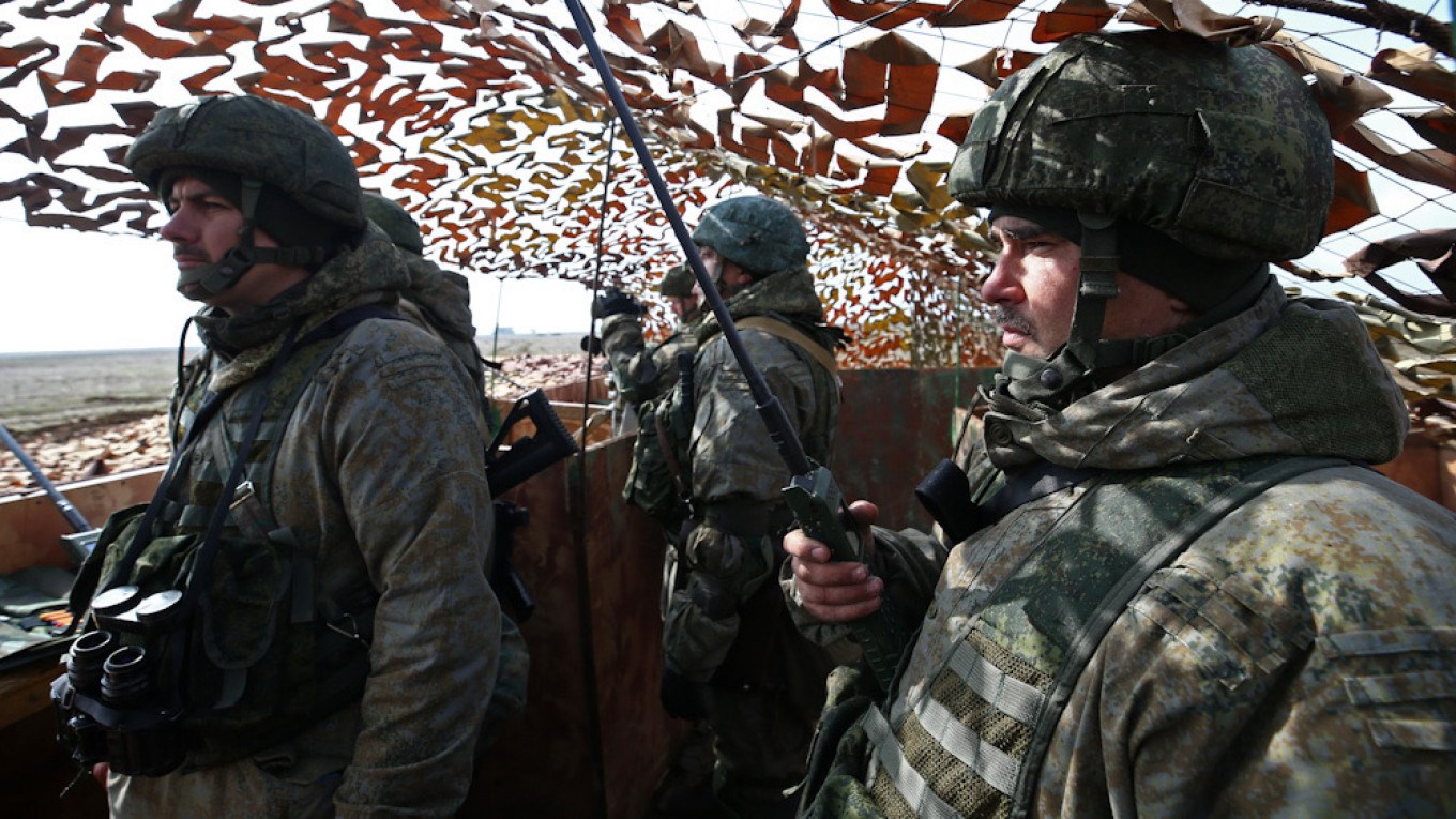 Μόσχα: Επιστρέφουν οι στρατιώτες στις βάσεις τους μετά τα γυμνάσια κοντά στην Ουκρανία