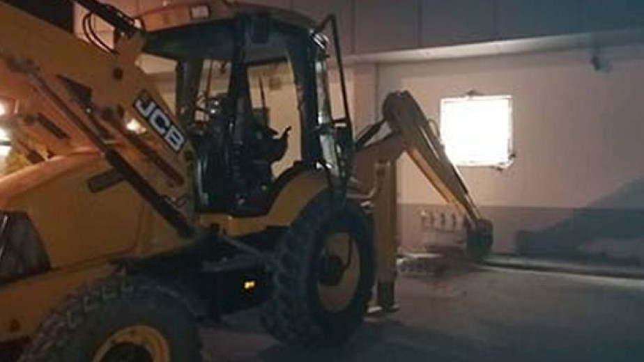 Θεσσαλονίκη: Διαρρήκτες εισέβαλαν με μπουλντόζα σε σούπερ μάρκετ – ΒΙΝΤΕΟ