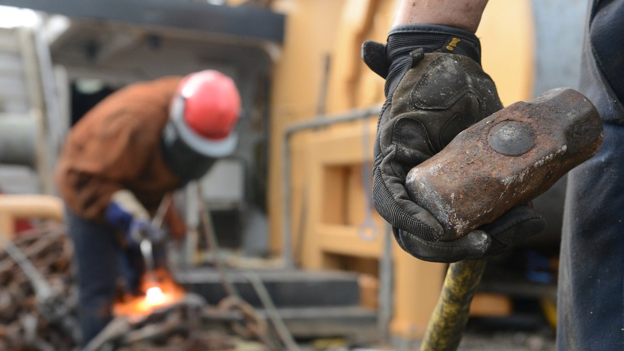Εργασιακό νομοσχέδιο: Τι αλλάζει στις αποζημιώσεις εργατών – Η διαφορά που θα δουν στην τσέπη τους