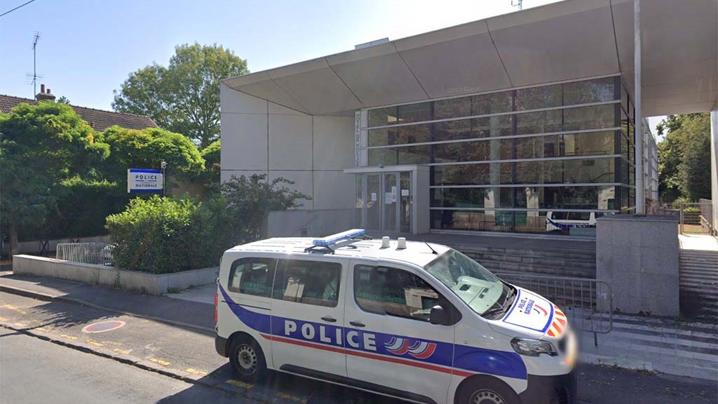 Παρίσι: Νεκρός ο δράστης της επίθεσης κατά αστυνομικού – Αναφορές ότι φώναξε “Αλλαχού Ακμπάρ”