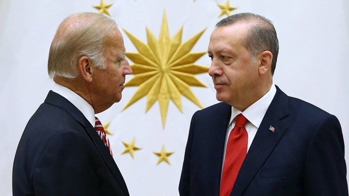 Σε βαρύ κλίμα η επικοινωνία Μπάιντεν-Ερντογάν – Προβληματισμός στην Τουρκία