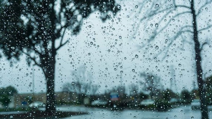 Καιρός: Βροχές, καταιγίδες, πτώση της θερμοκρασίας και αφρικανική σκόνη – Η αναλυτική πρόγνωση
