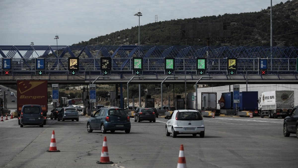 Διευθυντής Τροχαίας Αττικής: Δεν περνάτε τα διόδια, χωρίς τα απαραίτητα έγγραφα – Τι δείχνουν τα στοιχεία
