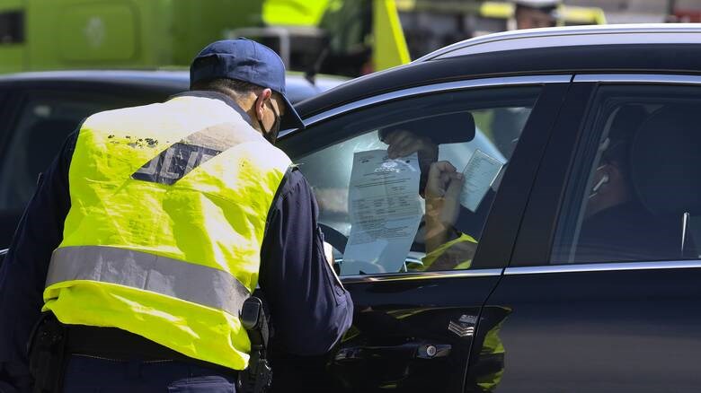 Lockdown: Τι ισχύει από σήμερα για τις μετακινήσεις και τις εκκλησίες – Πώς λειτουργούν τα καταστήματα