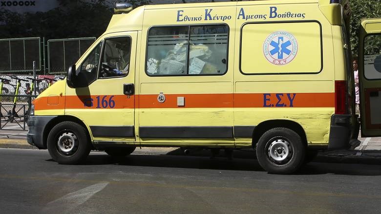 Πρωτοφανές περιστατικό στο Βόλο: Ασθενής κατέβηκε από το ασθενοφόρο και άρχισε να τρέχει