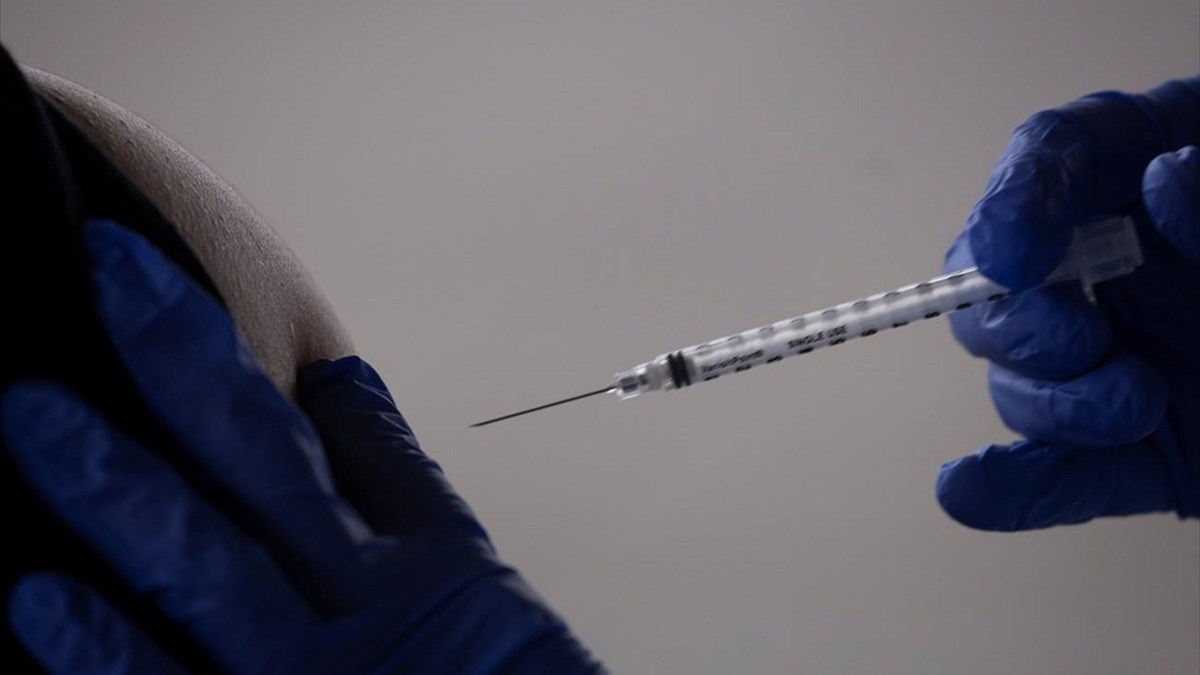 Εμβολιασμός: Άρχισε η αποστολή SMS για την ηλικιακή ομάδα 40-44 ετών – ΦΩΤΟ