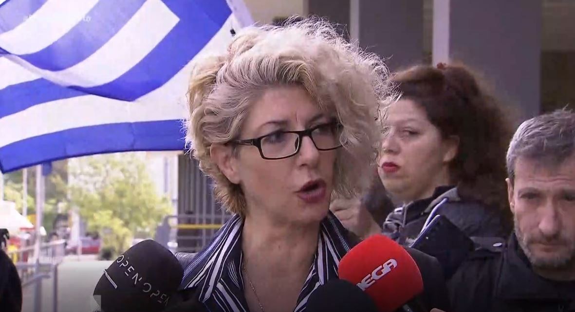 Θεσσαλονίκη: Αναβλήθηκε η δίκη της μητέρας που αρνείται ο γιος της να κάνει self test –  ΒΙΝΤΕΟ