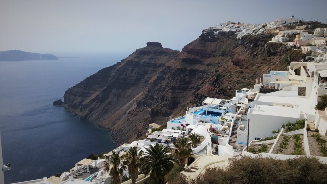 Πάσχα στα νησιά με… ελικόπτερα και κότερα – “Απόδραση” από τα μπλόκα για τους… προνομιούχους